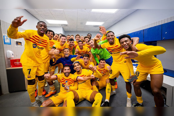 九游游戏中心-F1车队回归首秀大放异彩，巴萨主场球迷高呼名字