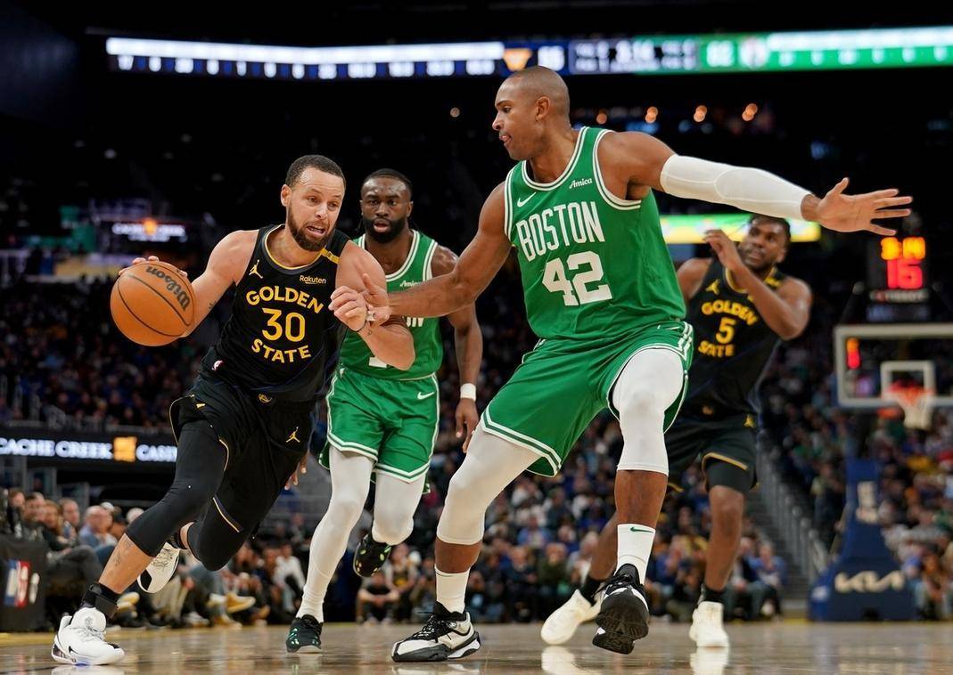 安卓版-库里回归首秀大放异彩，凯尔特人主场球迷高呼名字