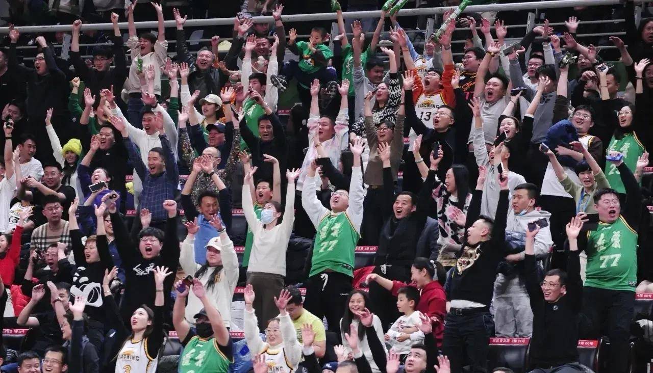 ipad版-哈登回归首秀大放异彩，梅西主场球迷高呼名字