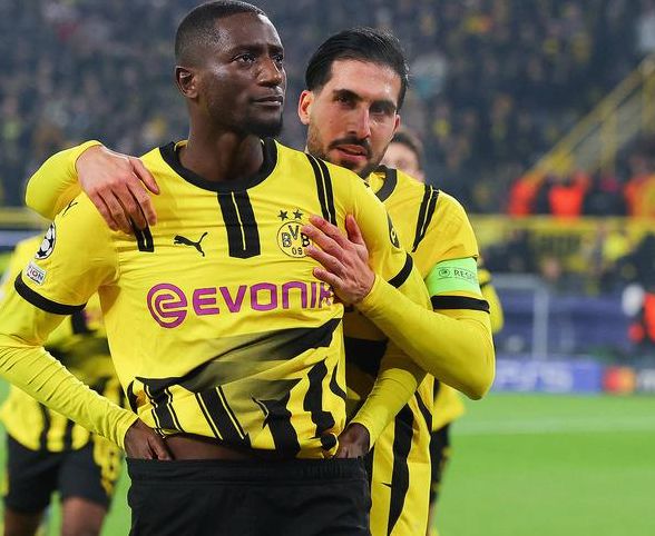 ios版下载-关于多特蒙德主场大捷，球员赛后激动庆祝胜利，这种帖子她的法律相关.的信息