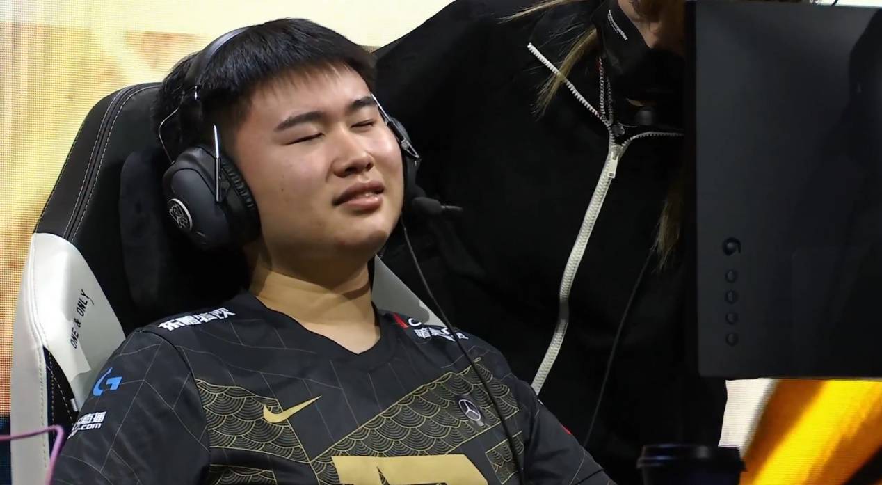 九游手机版-Ming在RNG比赛中反败为胜，锐不可当引发热议！